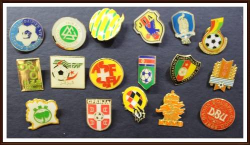 Club´s  Soccer, Pin Badge, Bid per Pin, Take All,  as per Photo.