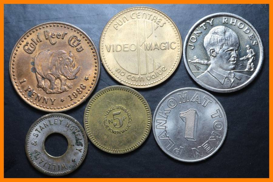 Lot of Tokens and Medal : One Bid Take the Lot), as per Photo.
