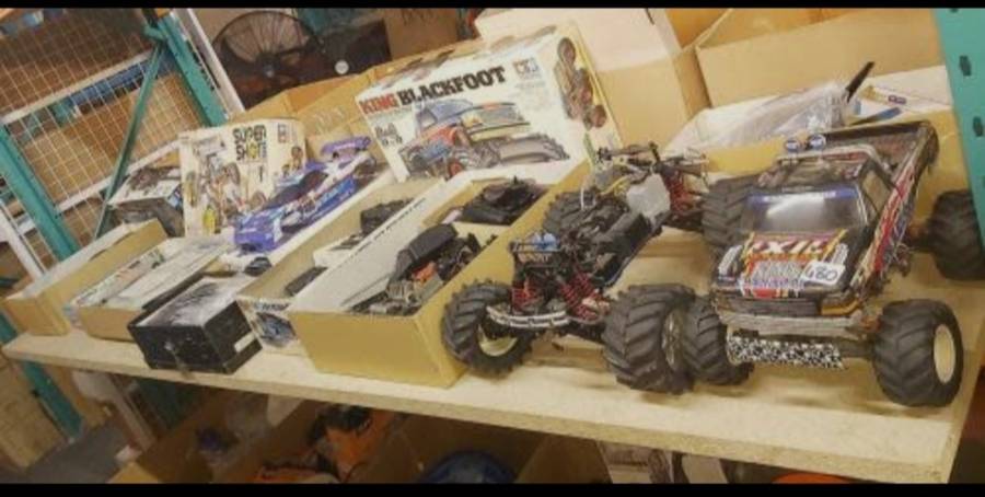 BULK LOT OF RC CARS*GAS CARS ELEC CARS*TRAXIX*TAMIYA ETC*MANY SPARES AND REMOTES ETC*UNTESTED