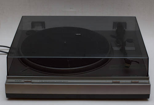 Teac P-50 Semi-automatic turntable