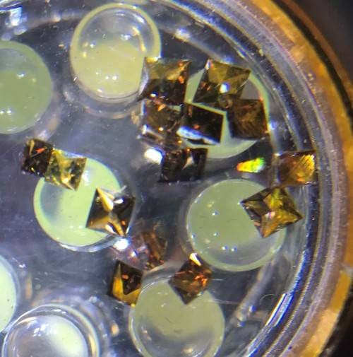 0.750cts COGNAC GOLDEN BROWN DIAMONDS * PRINCESS CUT ** 2mm - COLOR CHANGING DIAMONDS 15 PCS IN SET