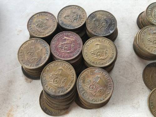 BULK 1.4kg 1961-1964 RSA 1 CENT COINS - SOME NEW/UNC / AU / USED & TONED - 1 BID for all 149 AVAIL.