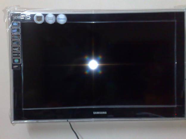 *** 32" SAMSUNG SERIES 5 FULL HD TV + SAMSUNG SURROUND SOUND ***