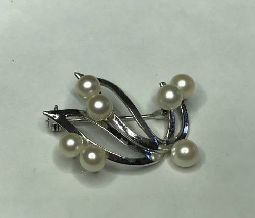 STERLING SILVER BROOCH WITH 7 AUTHENTIC PEARLS=ABSOLUTELY STUNNING=ELEGANT DESIGN=CLEANED!!!
