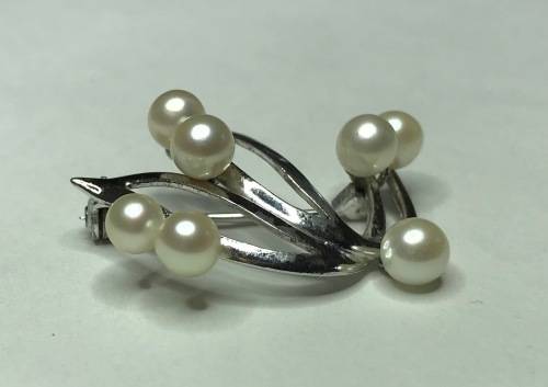 STERLING SILVER BROOCH WITH 7 AUTHENTIC PEARLS=ABSOLUTELY STUNNING=ELEGANT DESIGN=CLEANED!!!