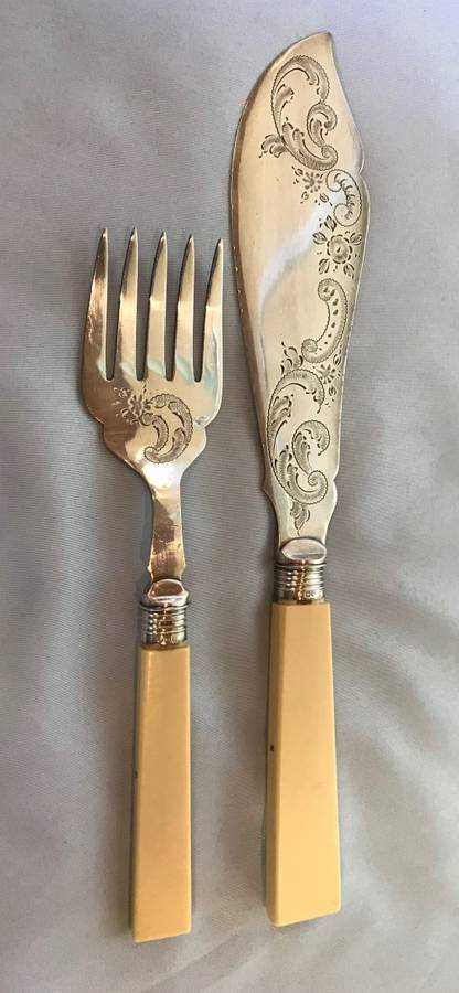 FISH SERVERS=SET=Sterling Silver Collars=EPNS=PLASTIC/BONE HANDLES=1895/6=SHEFFIELD=ENGLAND=BEATSON.