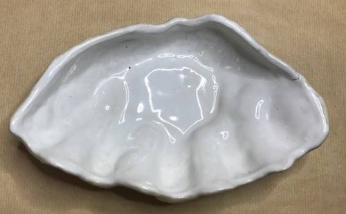 CLAM SHELL BOWL DISH SALAD BOWL SNACK DISH LOCALLY MANUFACTURED - 226mm long.