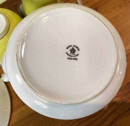 YELLOW ROYAL ALBERT 1917-1925 4510 T.C.W. TEA for 2 TEAPOT 2 TRIOS MILK SUGAR CAKE PLATE THOMAS WILD