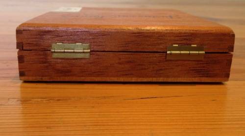CIGAR BOX=WOODEN=CEDAR WOOD=JUSTUS van MAURIK=PETIT PANATELLA=HOLLAND=EMPTY=USED=OPENED.