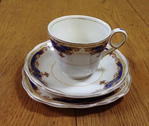 GRINDLEY TEA=JANIQUE PATTERN=MILK/CREAMER=SUGAR=5 TRIOS=17 pieces=1954 on.