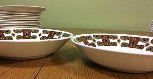 DINNER SERVICE=PART=46 piece=PLATES=BOWLS=J and G MEAKIN STUDIO=ENGLAND=MAORI PATTERN=RETRO=1960's