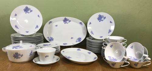 DINNER SERVICE=BLUE + WHITE=HUTSCHENREUTHER=GERMANY=NOBLESSE=FLORAL=FLOWERS=PIECES=8 PLACE=53 Pieces