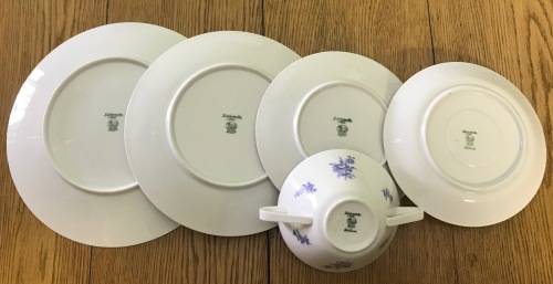 DINNER SERVICE=BLUE + WHITE=HUTSCHENREUTHER=GERMANY=NOBLESSE=FLORAL=FLOWERS=PIECES=8 PLACE=53 Pieces