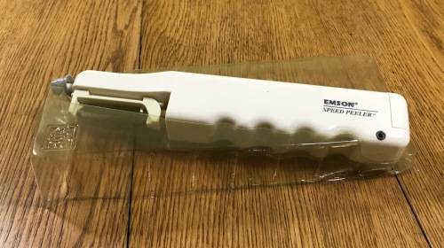 PEELER ELECTRIC EMSON BATTERY OPERATED Uses 4 AA 15v Alkaline batteries LIKE NEW in its BOX!!!