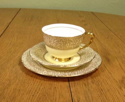 ROYAL DOULTON=1937=H4608=TRIO=TEA CUP=SAUCER=CAKE/SIDE PLATE=3 Piece=LIGHT YELLOW + GOLD.
