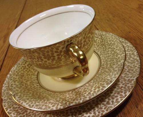 ROYAL DOULTON=1937=H4608=TRIO=TEA CUP=SAUCER=CAKE/SIDE PLATE=3 Piece=LIGHT YELLOW + GOLD.