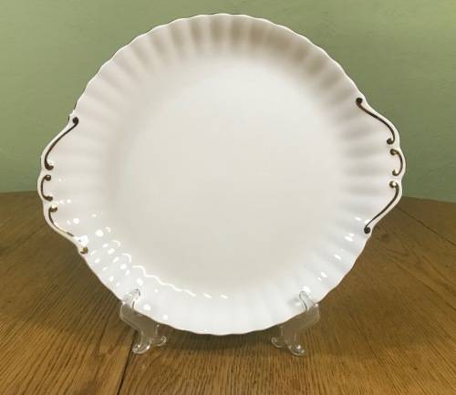 ROYAL ALBERT=VAL D'or=CAKE PLATE=BONE CHINA=ENGLAND=Good Condition.