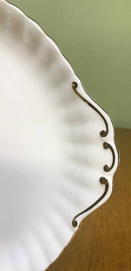 ROYAL ALBERT=VAL D'or=CAKE PLATE=BONE CHINA=ENGLAND=Good Condition.