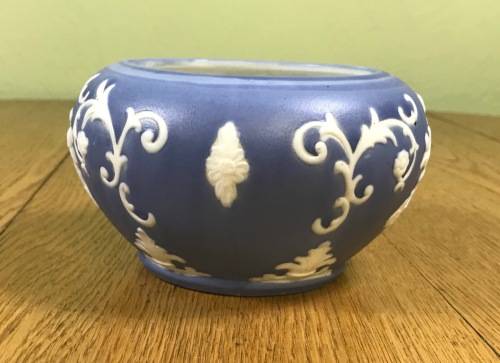 WEDGWOOD style BOWL BLUE and WHITE NO LID Please read notes.......