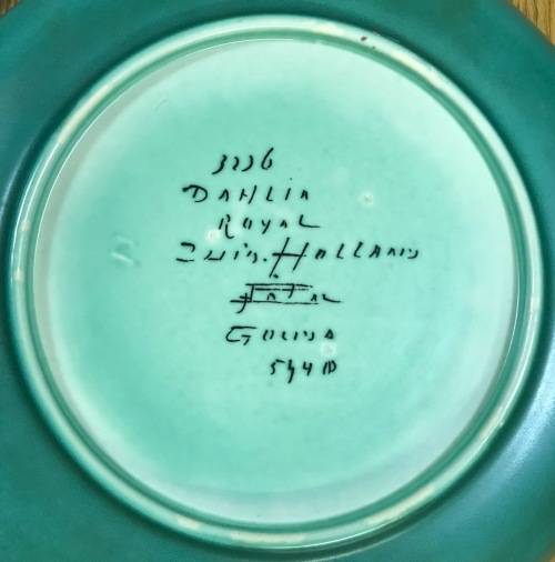 GOUDA ROYAL Zuid Holland BOWL PLATE CHARGER 1948 3236 544? DAHLIA PATTERN FLOWERS FLORAL 3 HANDLES.