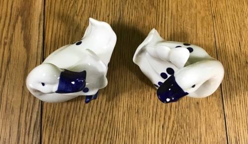 DUCKS GEESE X 2 PORCELAIN BLUE AND WHITE NO NAME BRAND VERY CUTE!!! Read descrption.