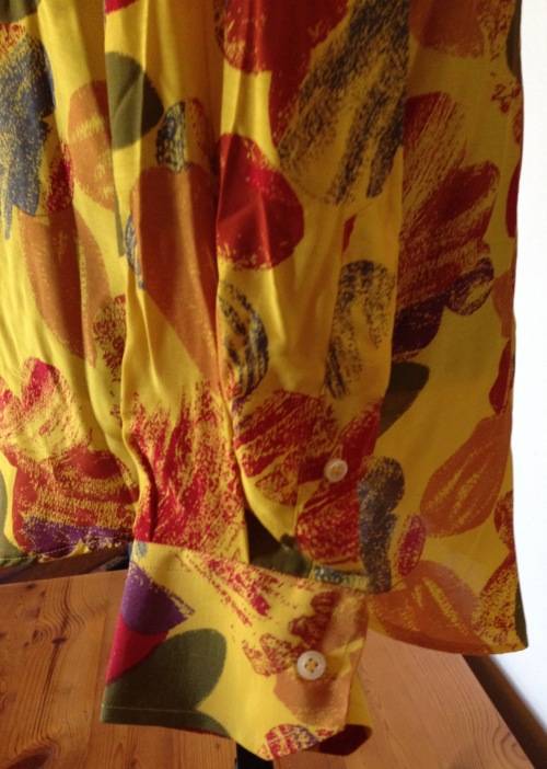 SILK SHIRT 100% PURE IMPORTED ITALIAN DESIGN LONG SLEEVE COLLARED UNBELIEVABLE BLEND of COLOURS!