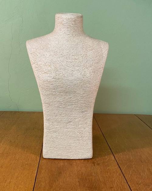 JEWELLERY NECKLACE CHOKER PENDANT DISPLAY MANNEQUIN / BUST Large NATURAL PAPER TWINE COLOUR CURVED