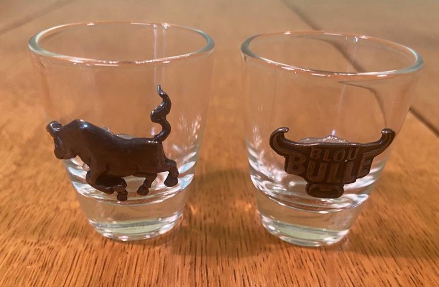 2 x BLUE BULLS SHOT GLASSES with metal Insignia attached. Blou Bulle.