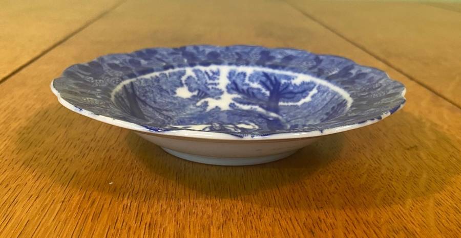 SMALL BOWL  BLUE and WHITE - COWS AND GIRL / LADY in the FOREST / FIELDS - REALLY STUNNING!!!!!