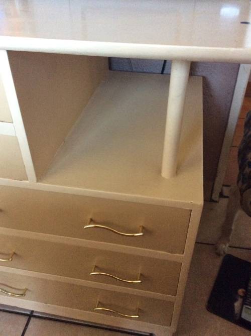 *J* 5 drawer desk
