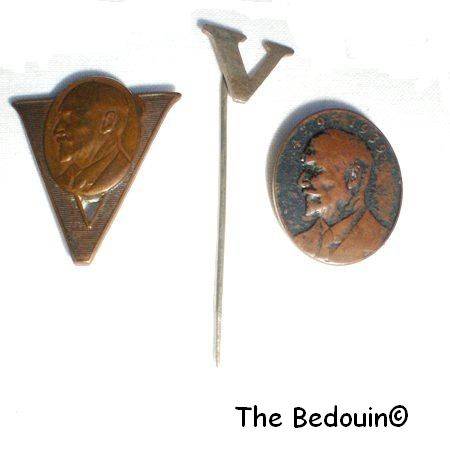 afbeelding van 3 Smuts lapelwapentjies.