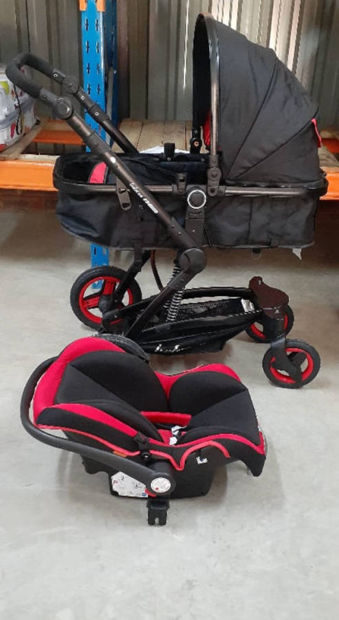 Belecoo 3 in 1 Baby Pram Stroller with Car Seat - Black and Red
