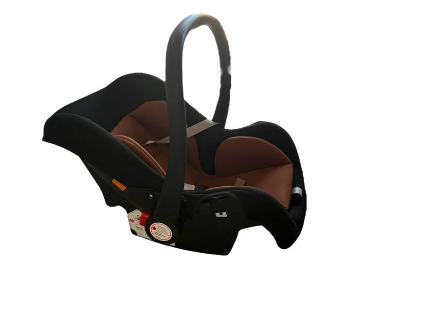 GOOD QUALITY BABY CAR SEAT NEW DISPLAY UNIT ORANGE AND BLACK COLOUR
