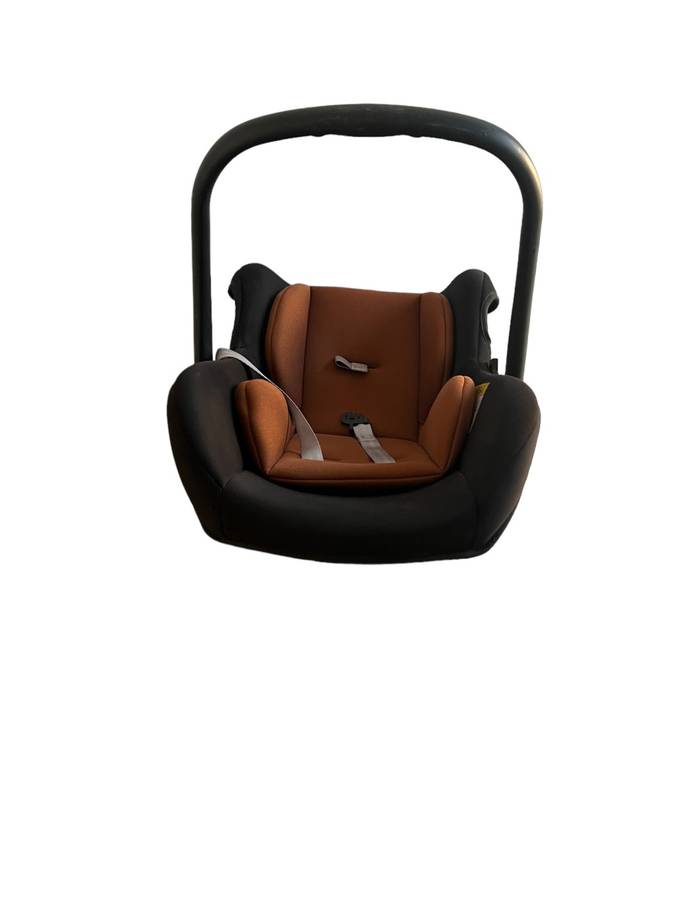 GOOD QUALITY BABY CAR SEAT NEW DISPLAY UNIT ORANGE AND BLACK COLOUR
