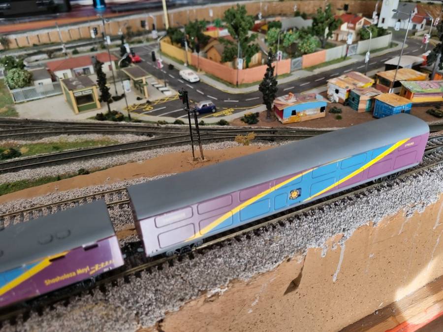 HO Model Shosholoza Meyl Coaches (4) Standard, sleeper, lounge and car carrier