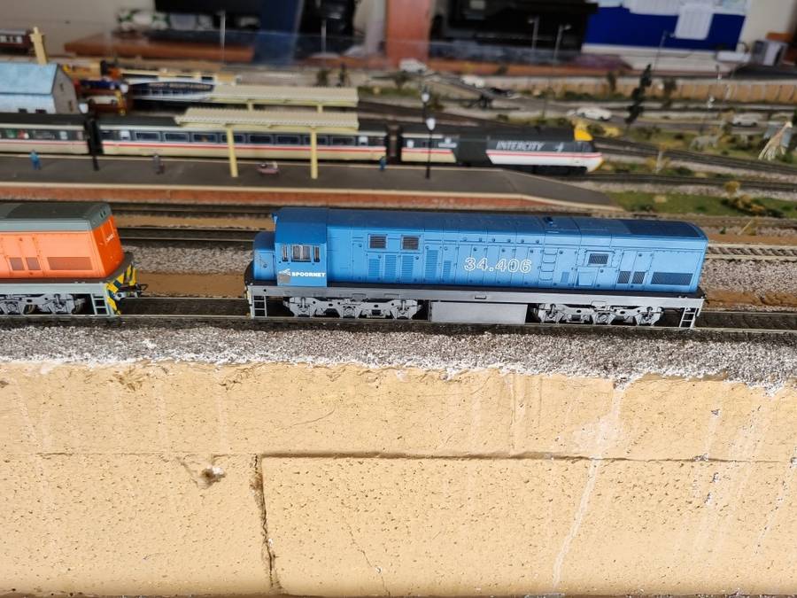 HO Model Shosholoza Meyl Coaches (4) Standard, sleeper, lounge and car carrier