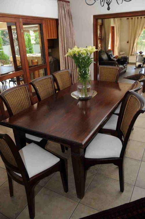 DINING SET 8 SEATER
