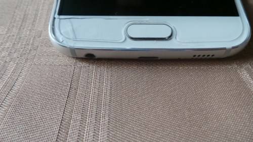 Samsung Galaxy S6 - SM - G920F Cellphone up for grabs **** LOW LOW SHIPPING ******