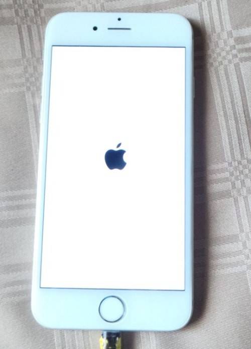 Iphone 6 Up for grabs Cellphone  -  ***** LOW LOW SHIPPING ******