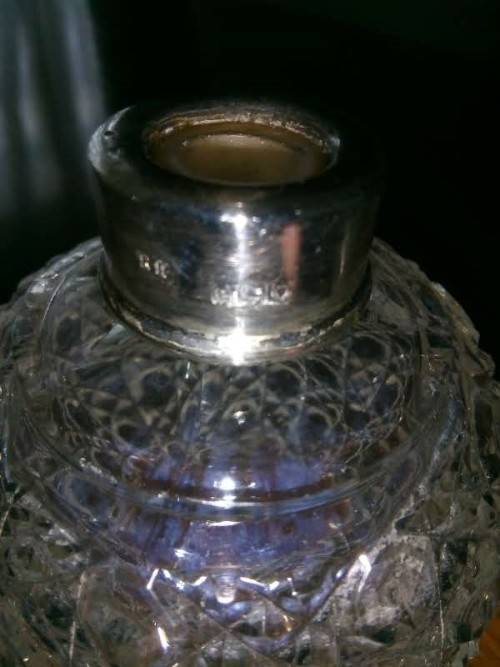 VICTORIAN SILVER TOPPED PERFUME/SCENT BOTTLE BY ROBERT PRINGLE LONDON 1914