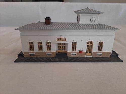 POLA Station building
