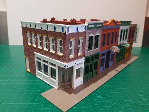 Block of shops - HO Scale