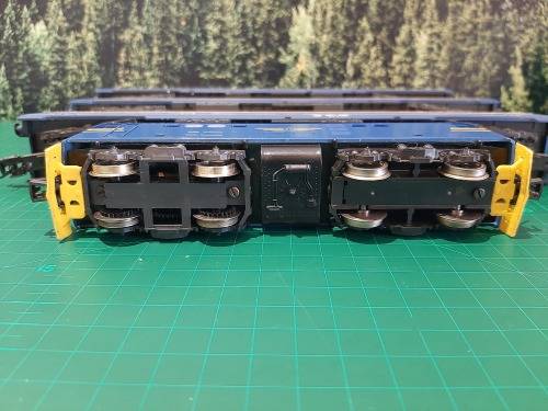 LIMA Blue Train Set (5E Locomotive with 3 coaches) BOXED