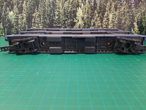 LIMA Blue Train Set (5E Locomotive with 3 coaches) BOXED