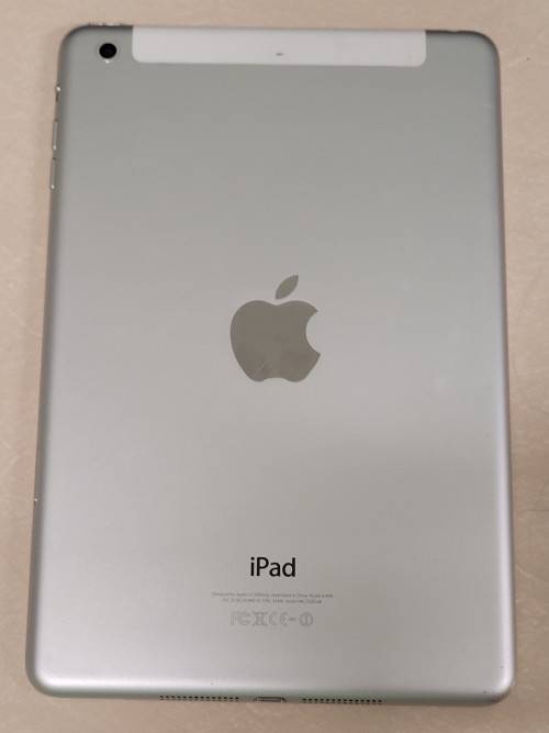Ipad Mini 2 - 16Gb WiFi & 3G cracked glass