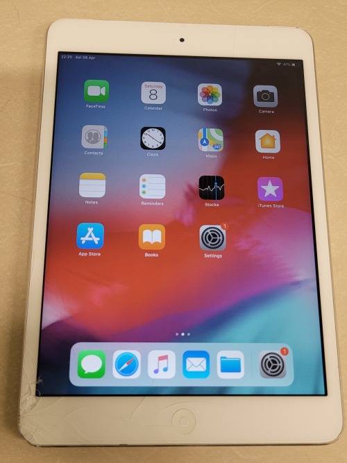 Ipad Mini 2 - 16Gb WiFi & 3G cracked glass