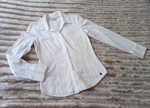 Stunning Button-Down White Shirt from Truworths