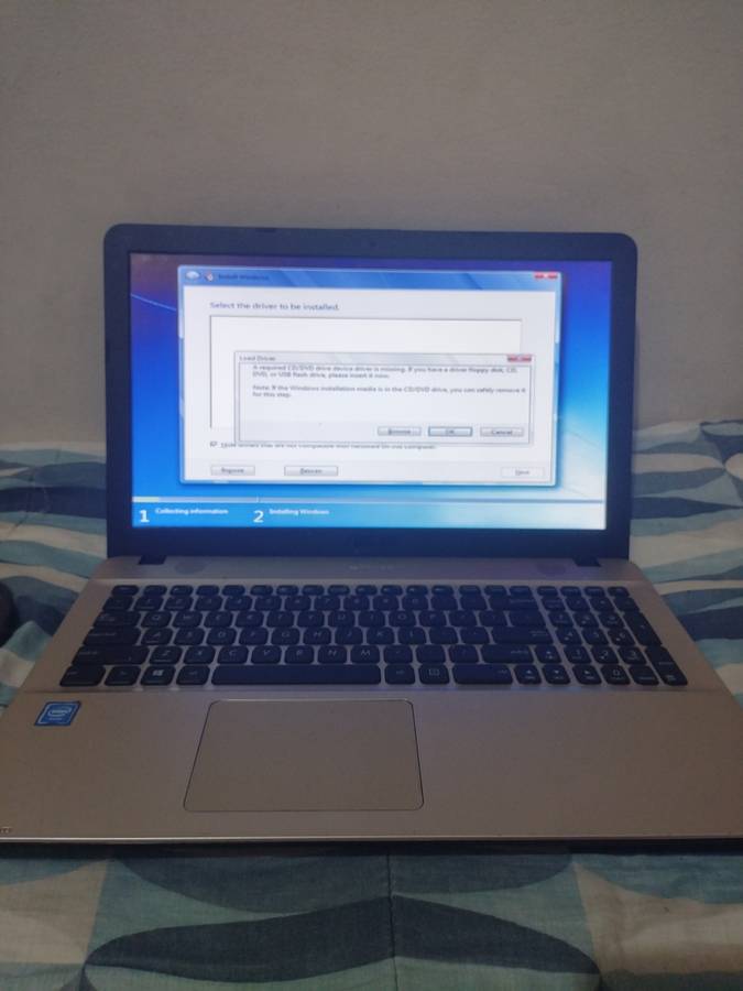 Asus X541s 2gb ram, 500gb ram !!Please Read!!