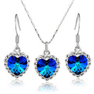 GORGEOUS SIMULATED TANZANITE PENDANT on chain SET