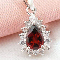 Stunning 1.0CT 925 Silver Natural Garnet Pendant